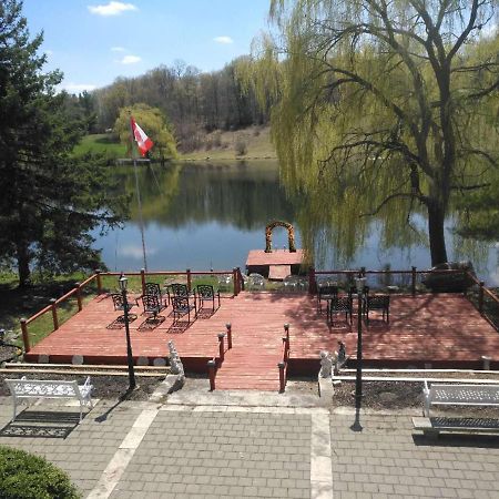 Lakeside Private Suite-Queen Bed Room Tottenham Екстер'єр фото