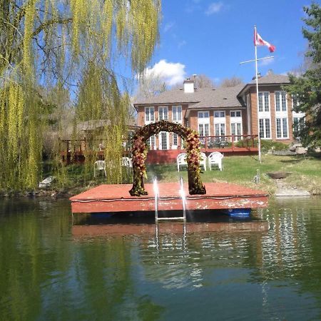 Lakeside Private Suite-Queen Bed Room Tottenham Екстер'єр фото