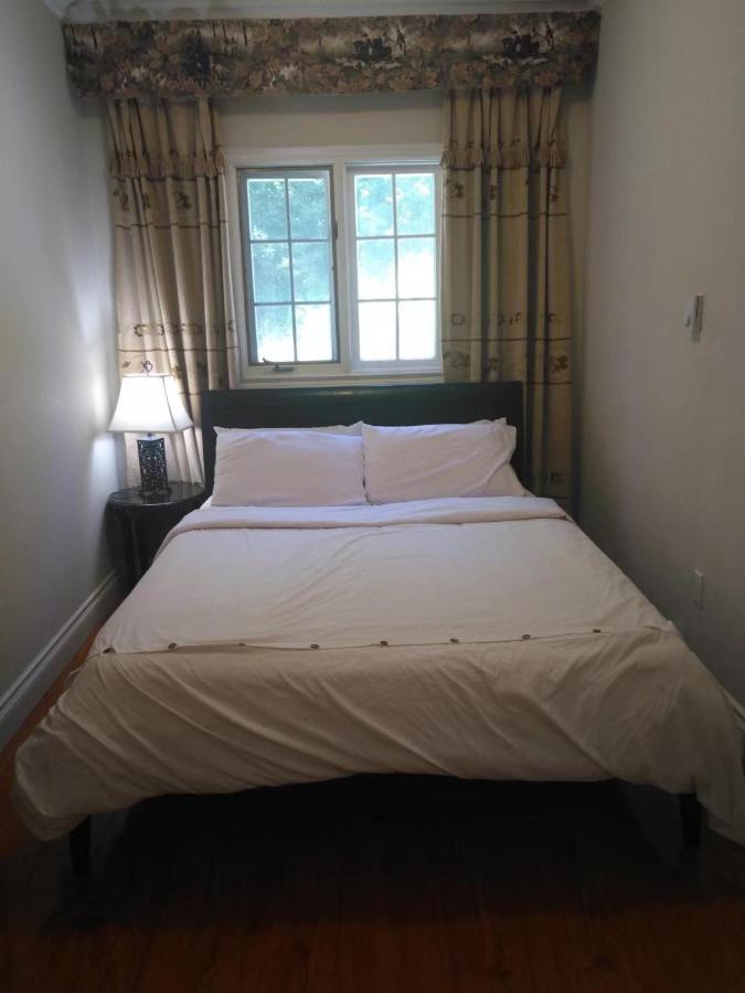 Lakeside Private Suite-Queen Bed Room Tottenham Екстер'єр фото
