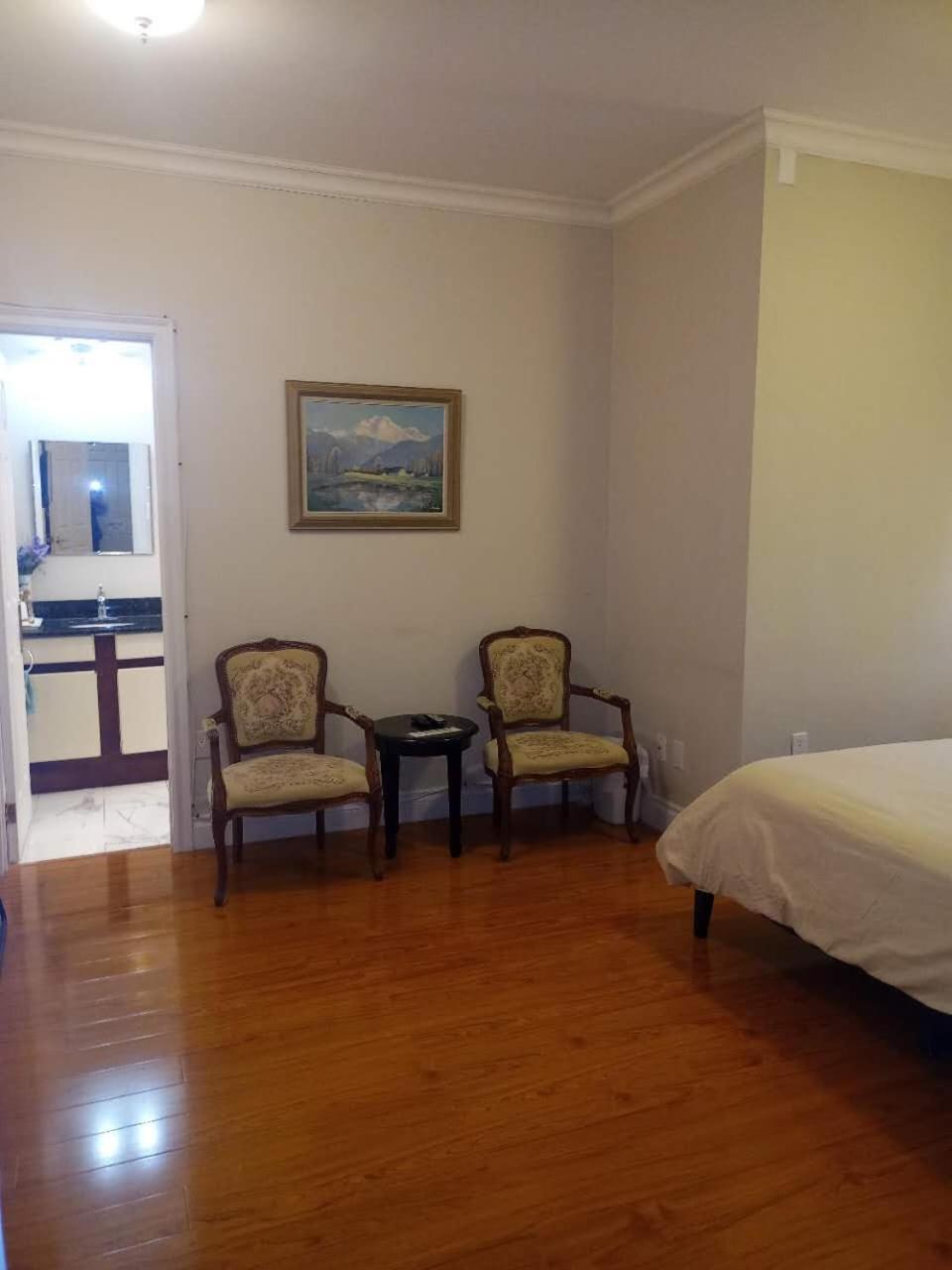 Lakeside Private Suite-Queen Bed Room Tottenham Екстер'єр фото